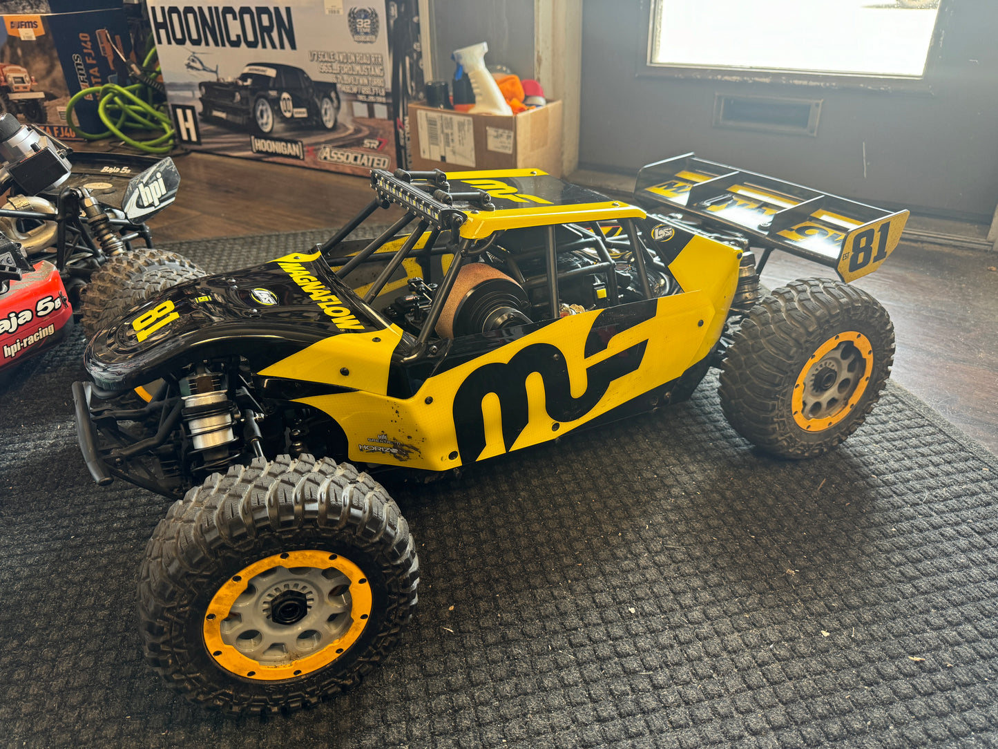 DBXL 2.0 Showroom Display 4WD Gas Buggy w/ upgrades