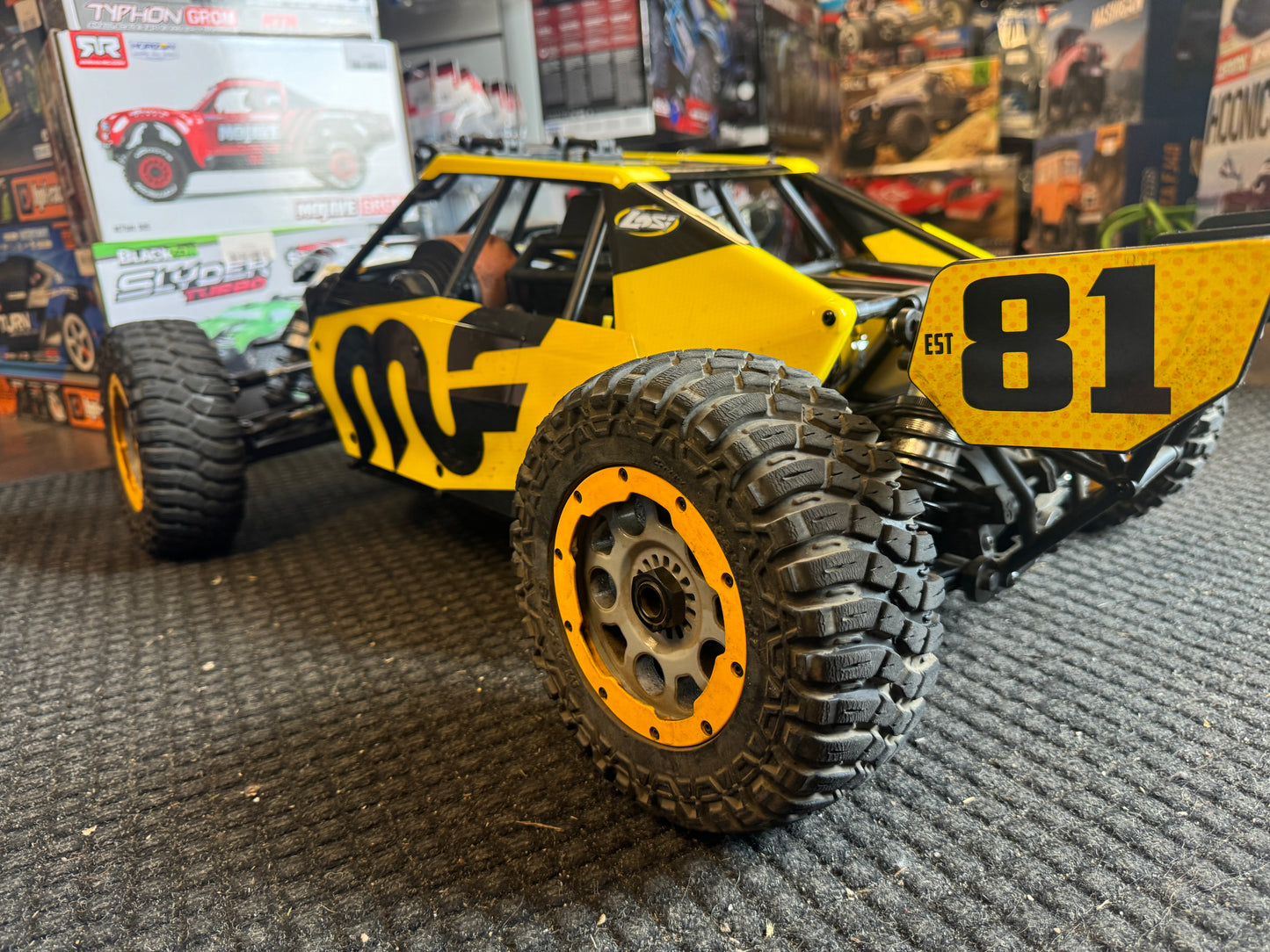 DBXL 2.0 Showroom Display 4WD Gas Buggy w/ upgrades